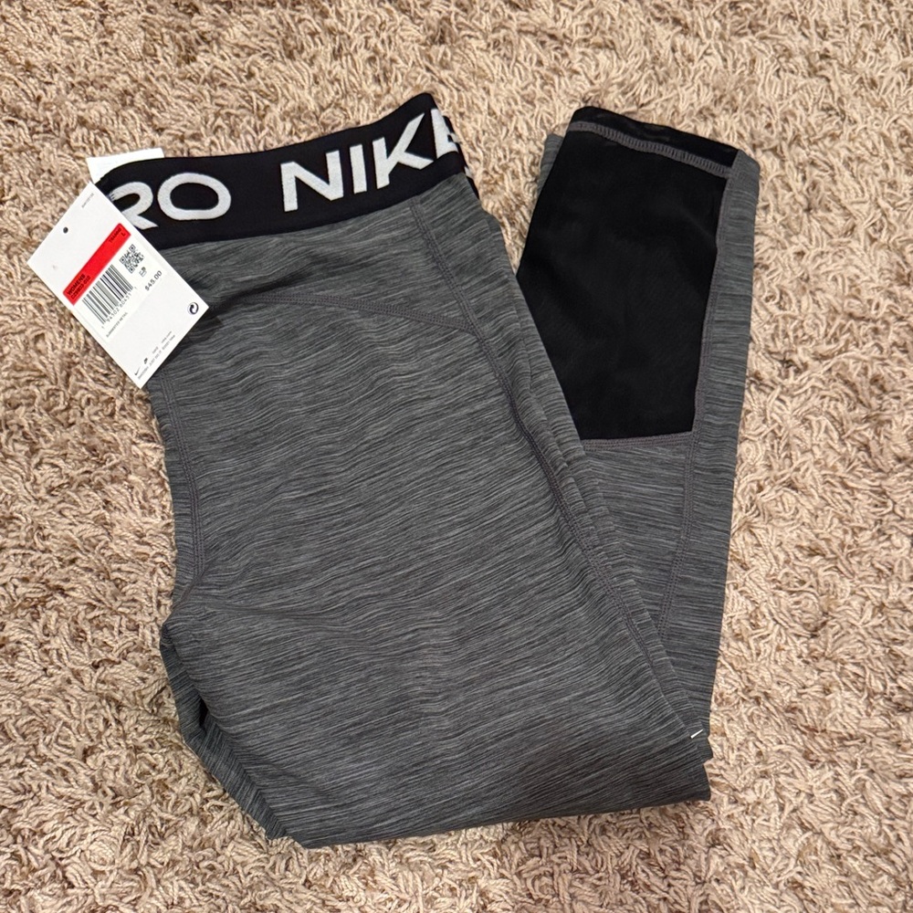 Nike Women's Gray and Black Leggings
